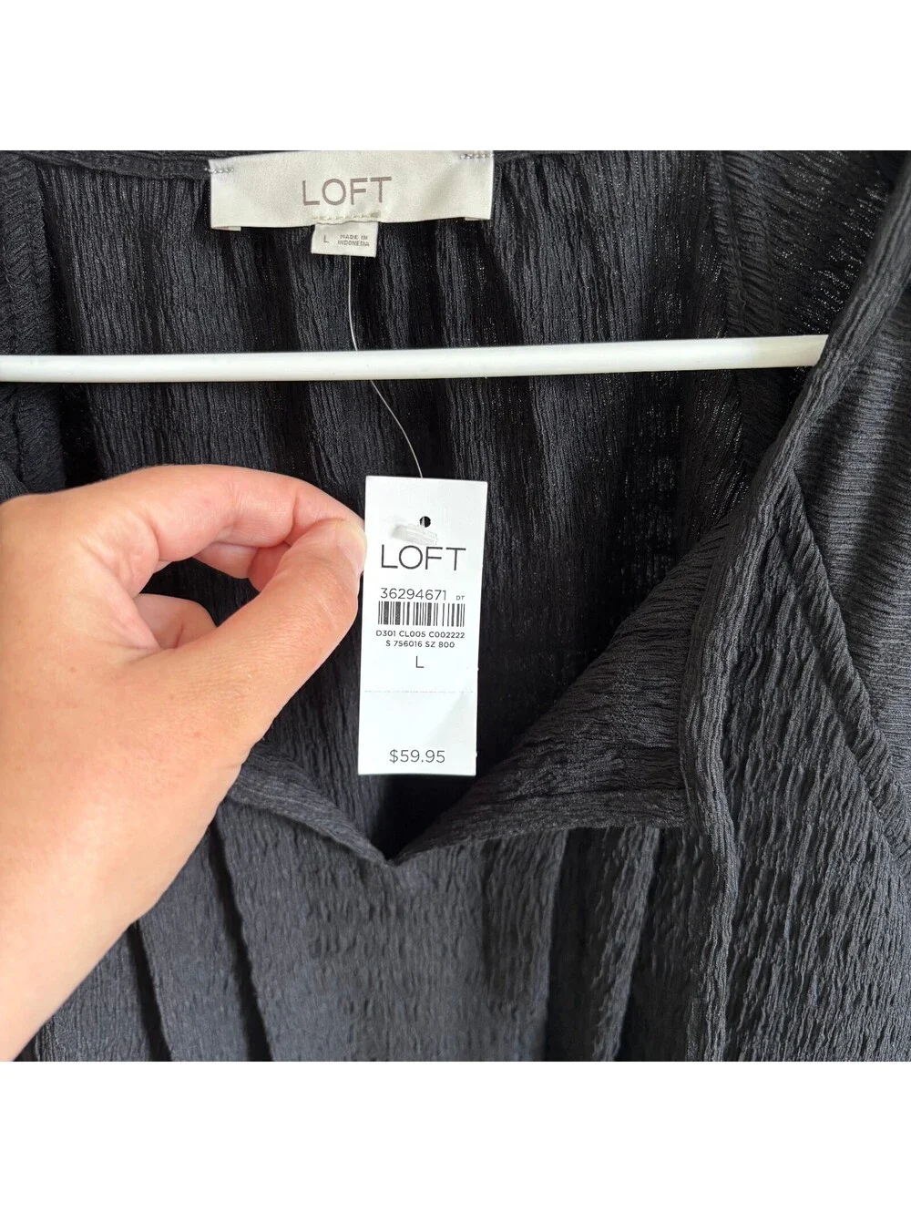 Loft NWT Women's Black Puff Sleeve Tie Neck Textured Blouse Size L